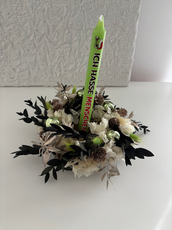 „Grinch“ Trockenblumenkranz mit Kerzenhalter und Grinchkerze
