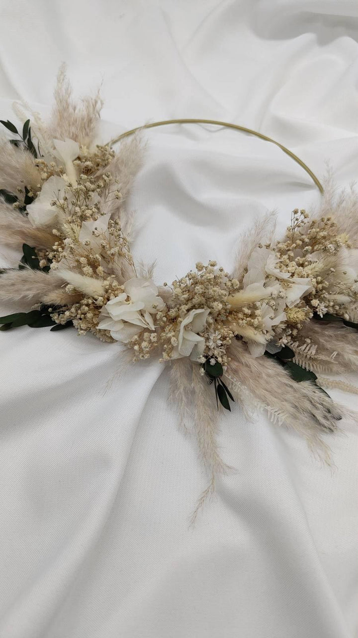 Hübscher Trockenblumenkranz - www.Flower-Passion.com