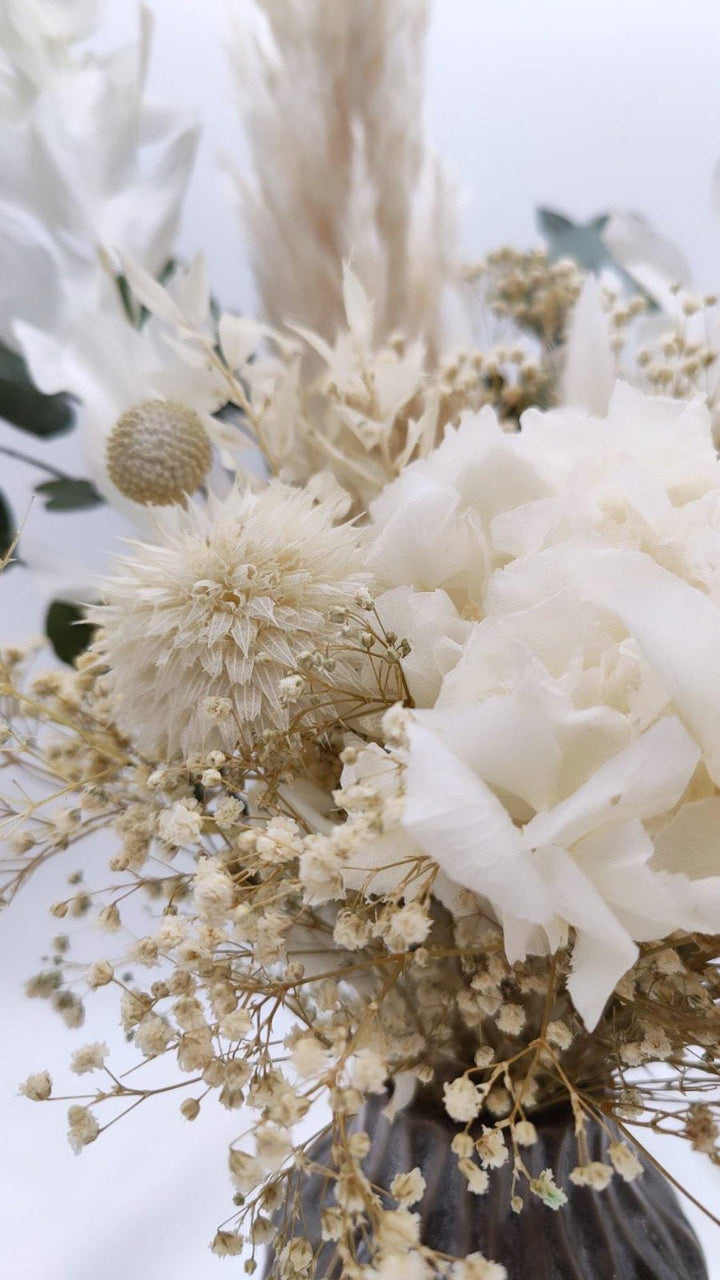 "White Dreams" Trockenblumenstrauß - www.Flower-Passion.com