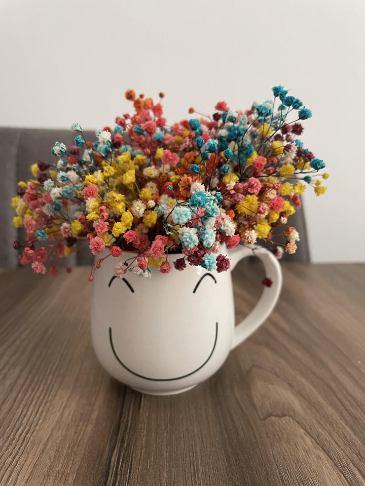 Happy Smile Tasse mit Schleierkraut in verschiedenen Farben - www.Flower-Passion.com