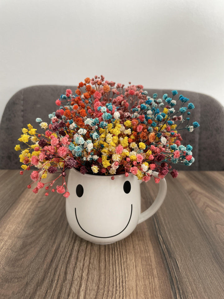 Happy Smile Tasse mit Schleierkraut in verschiedenen Farben - www.Flower-Passion.com