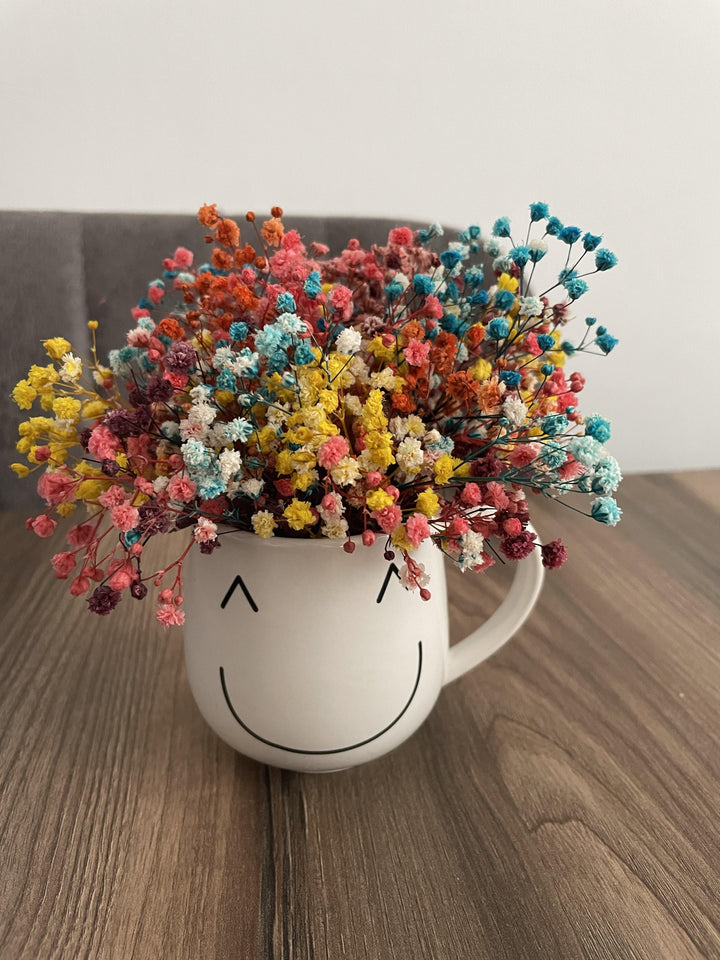 Happy Smile Tasse mit Schleierkraut in verschiedenen Farben - www.Flower-Passion.com