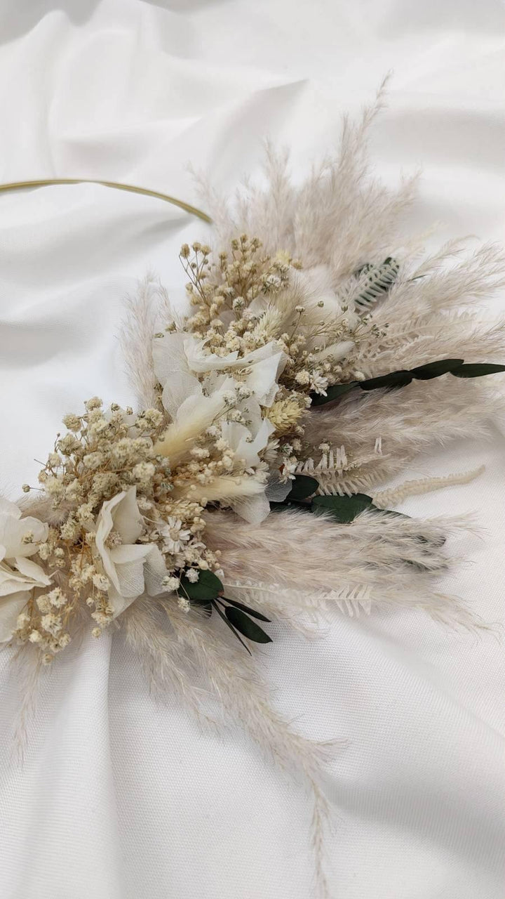 Hübscher Trockenblumenkranz - www.Flower-Passion.com