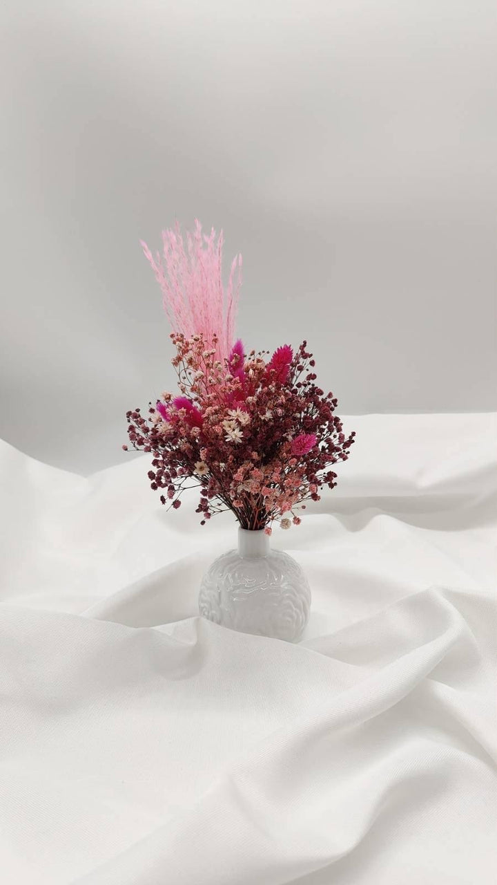 Mini-Trockenblumen Sträußchen mit Vase in weiß oder rosa - www.Flower-Passion.com